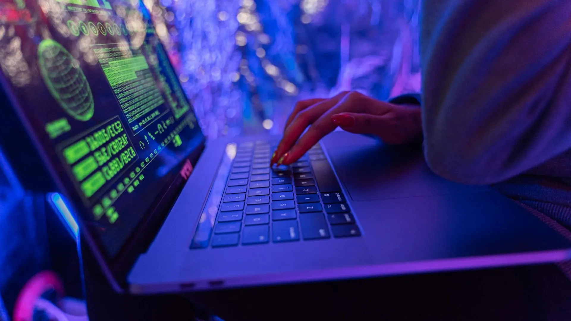 Mã độc tống tiền (ransomware) mã hóa dữ liệu trên laptop của người dùng, đòi tiền chuộc