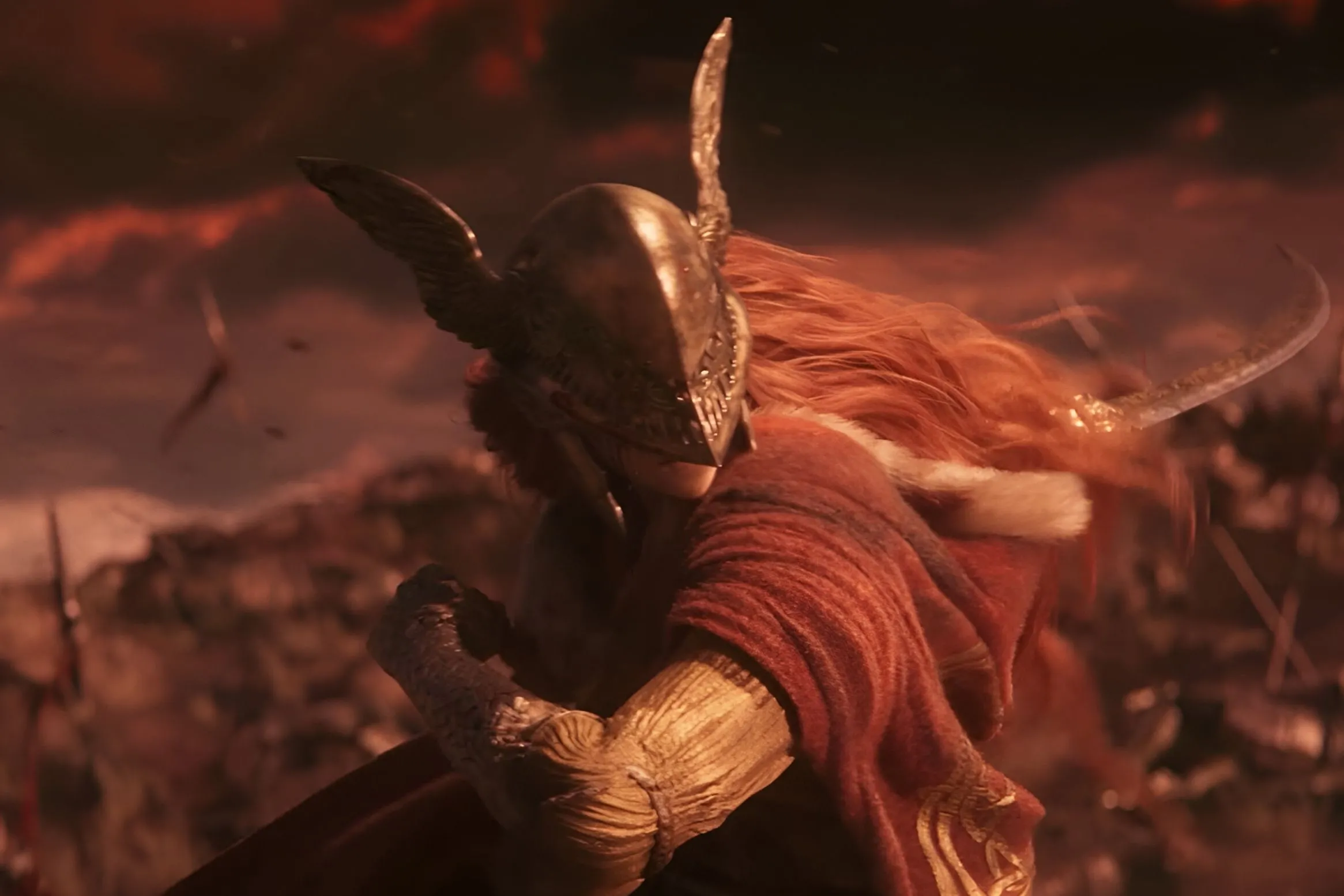 Malenia, Blade of Miquella với áo giáp vàng và thanh kiếm đặc trưng trong Elden Ring.