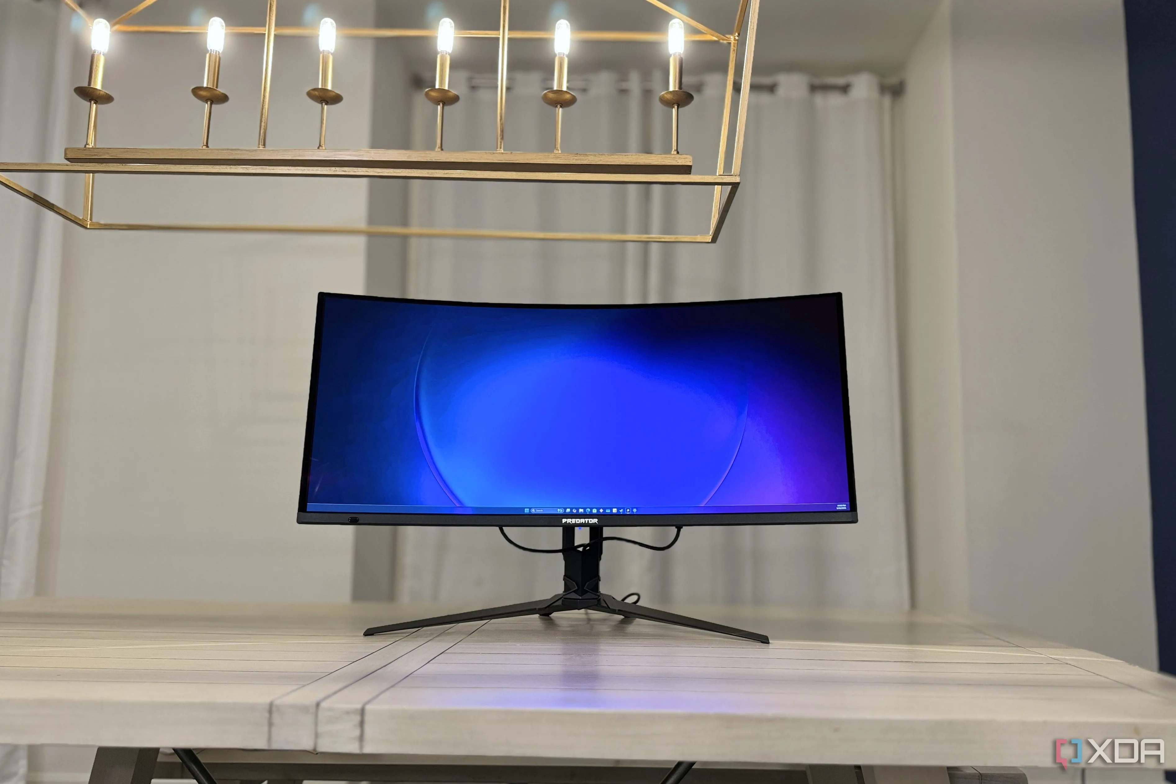 Màn hình Acer Predator X34 X5 với thiết kế công thái học, dễ dàng điều chỉnh và tích hợp nhiều cổng kết nối tiện lợi.