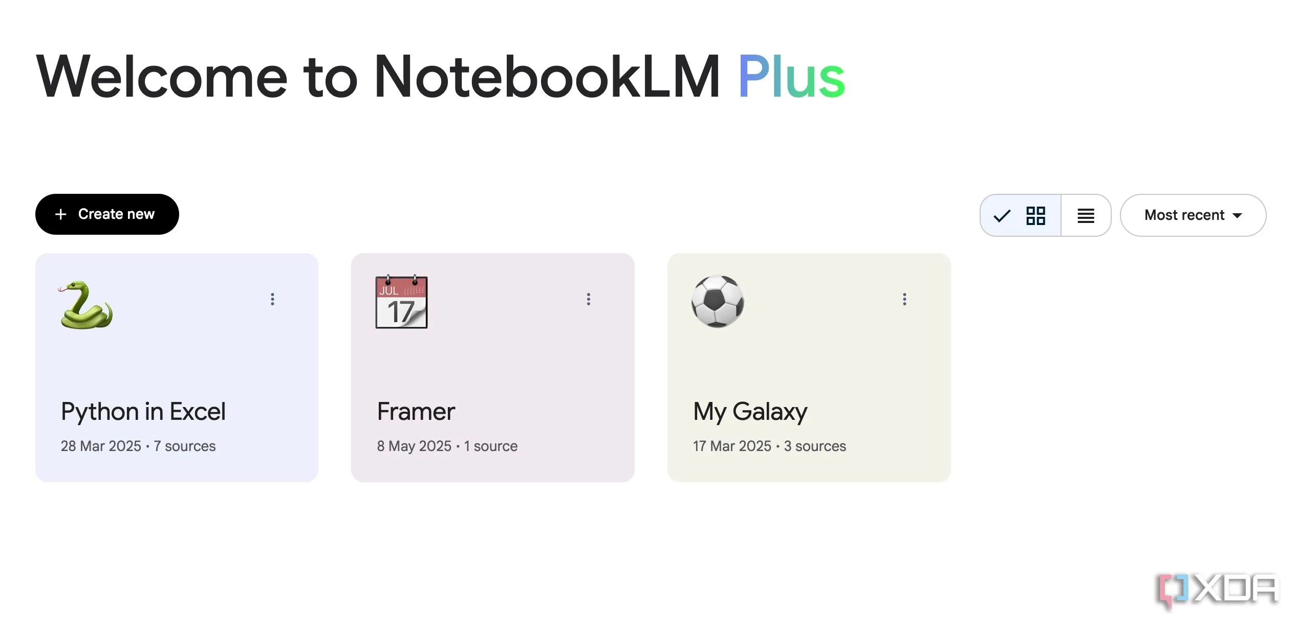 Màn hình chính của NotebookLM với các nguồn tài liệu đã tải lên và các notebook AI đang hoạt động