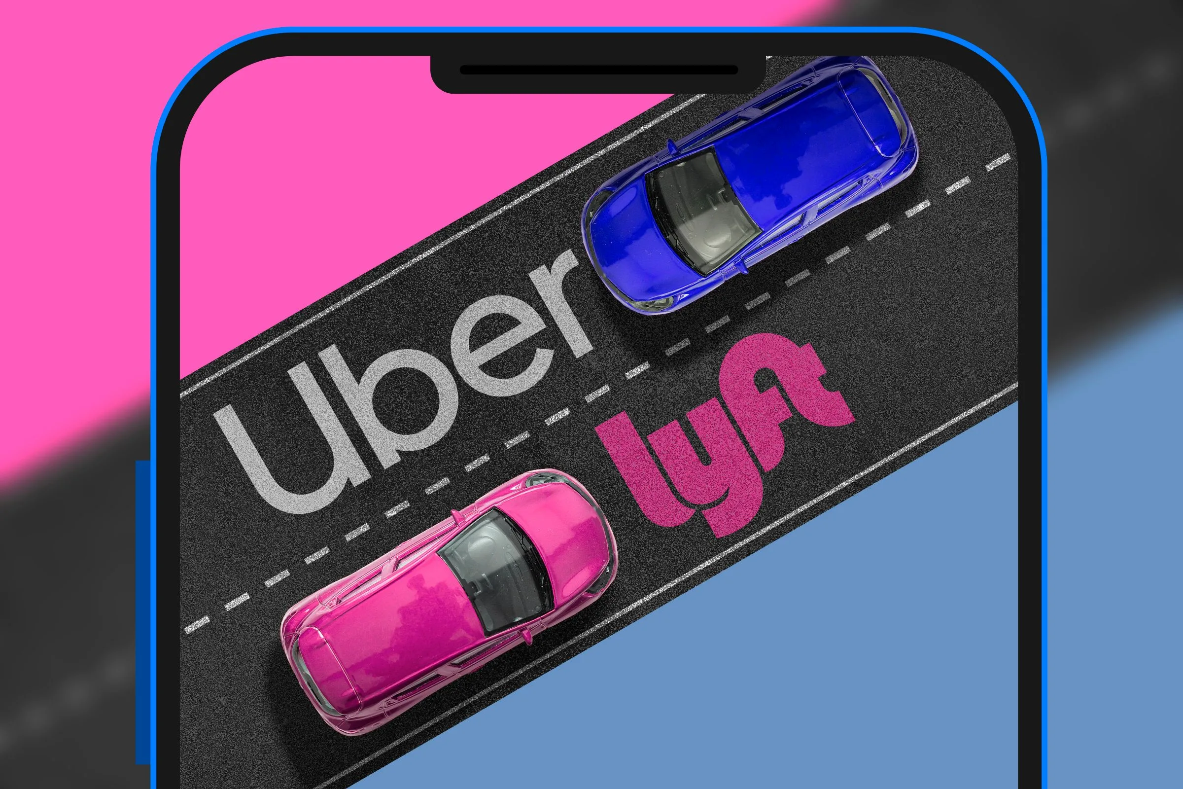 Màn hình điện thoại hiển thị hai chiếc xe trên đường nhìn từ trên cao, cùng logo Uber và Lyft, tượng trưng cho dịch vụ gọi xe và vai trò của Wi-Fi cho tài xế công nghệ