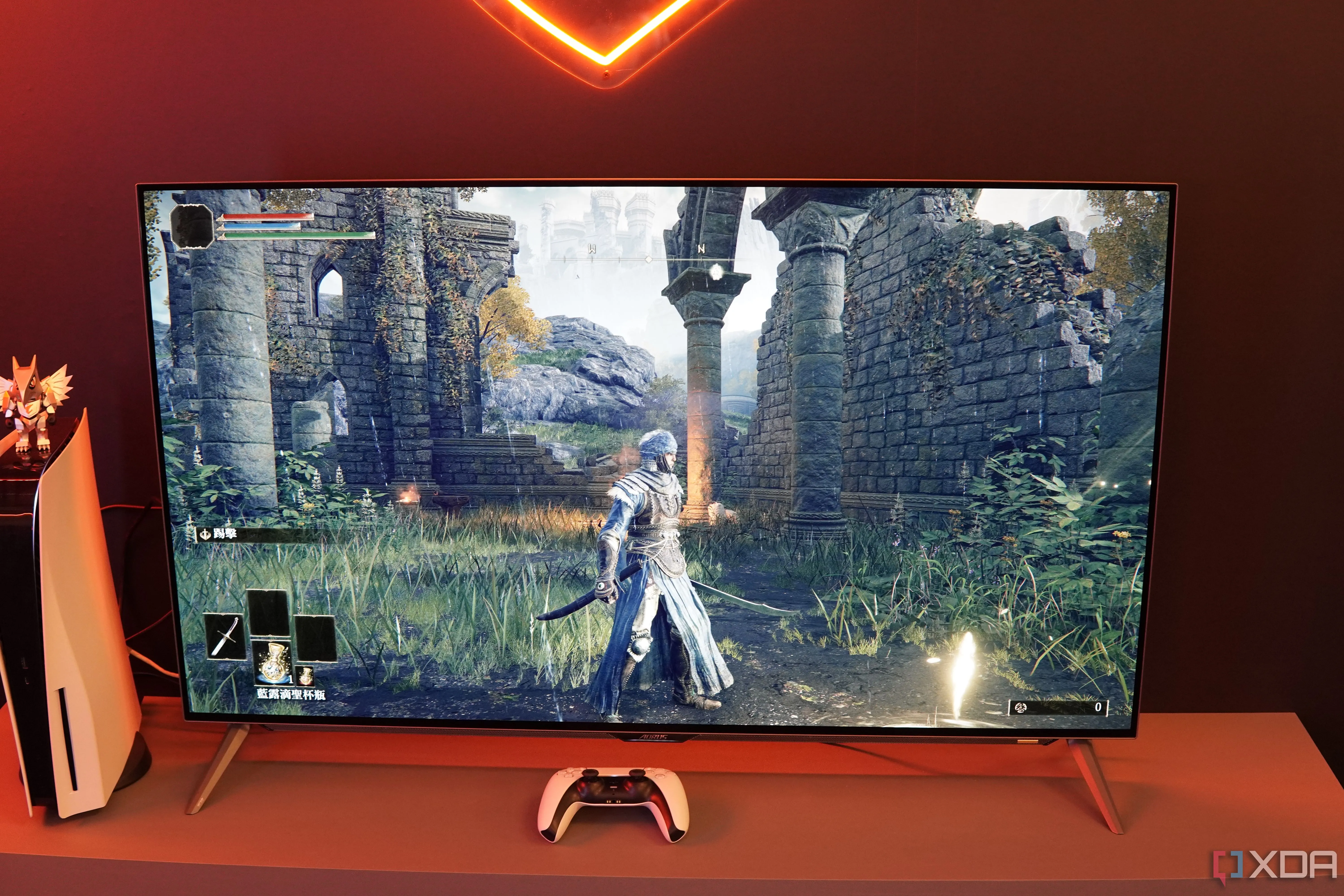 Màn hình gaming Gigabyte FO48U với viền mỏng và chân đế chắc chắn
