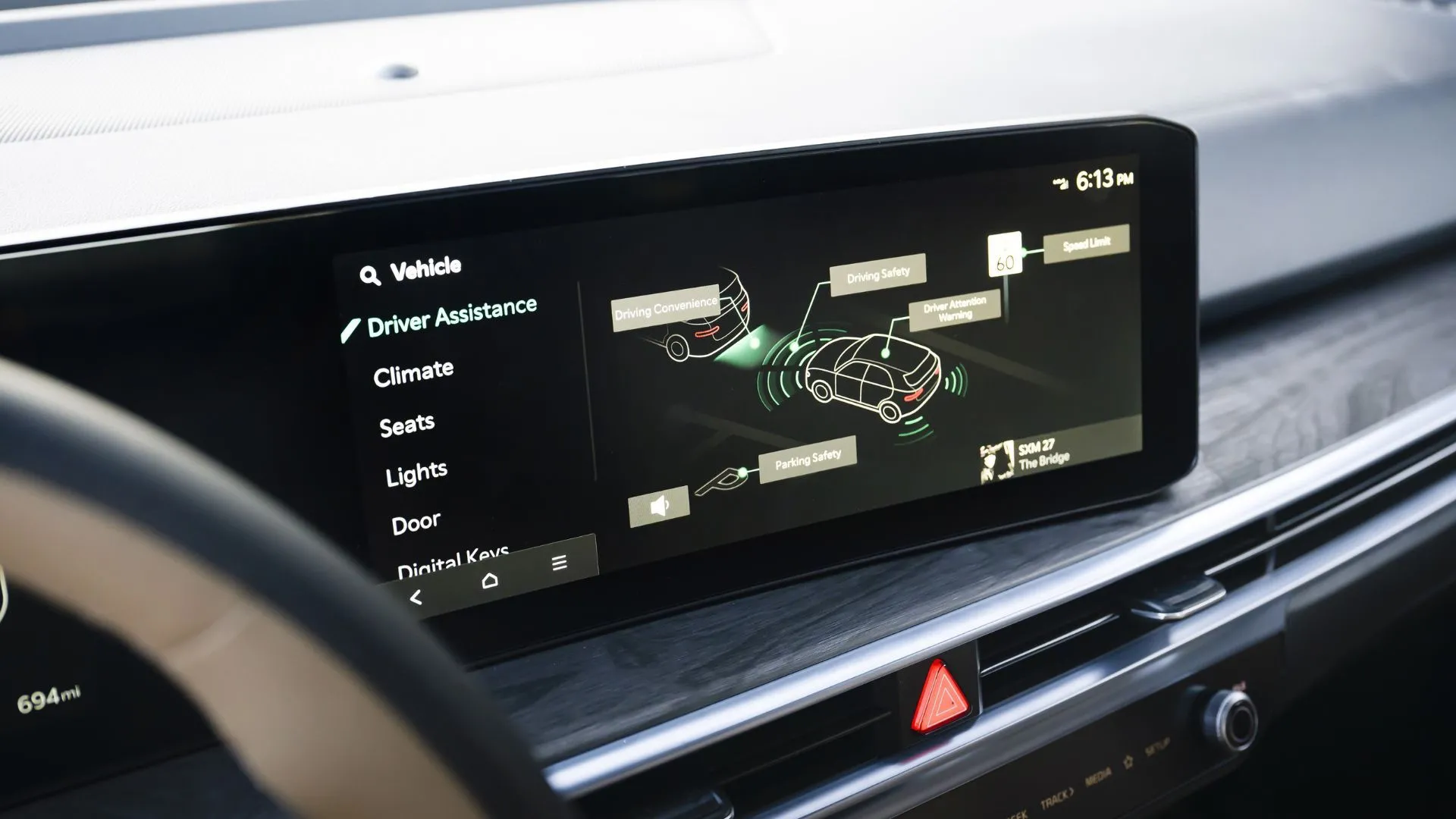 Màn hình giải trí trung tâm 12.3 inch tích hợp Apple CarPlay và Android Auto không dây trên Kia Sorento 2025