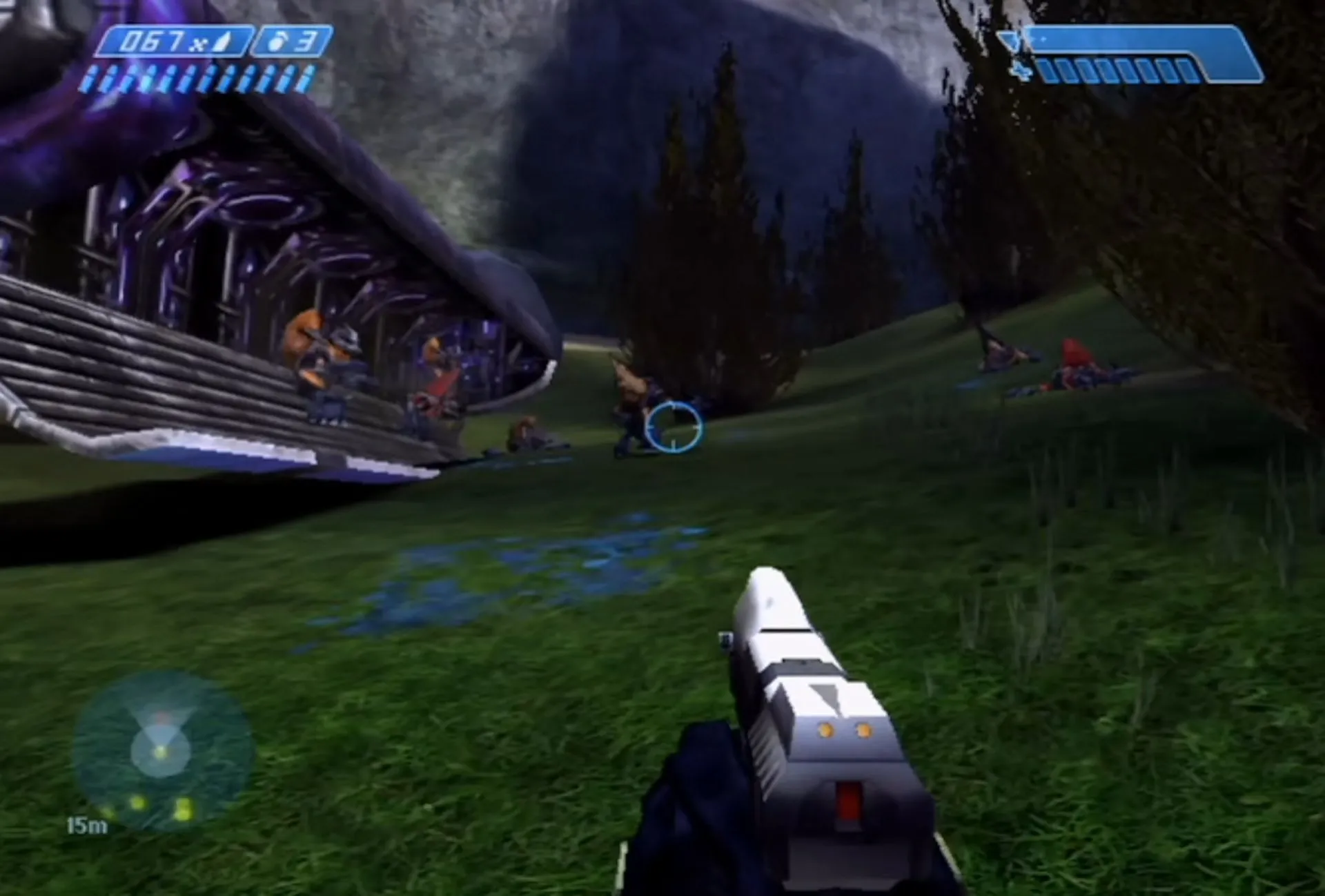 Master Chief trong một trận chiến khốc liệt trên thế giới vòng đai Halo Combat Evolved