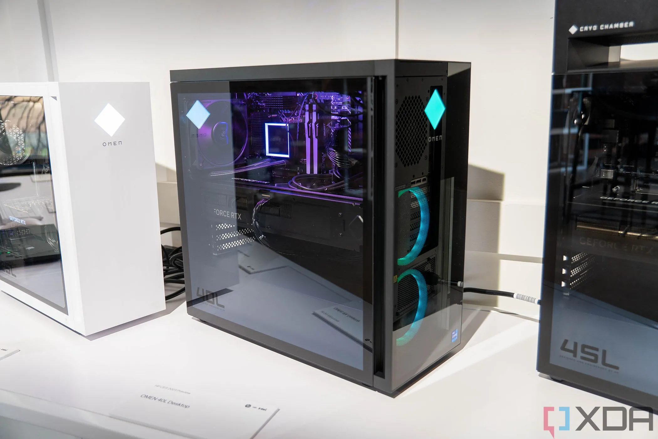 Máy tính để bàn HP OMEN, điển hình cho một PC gaming hiệu năng cao.