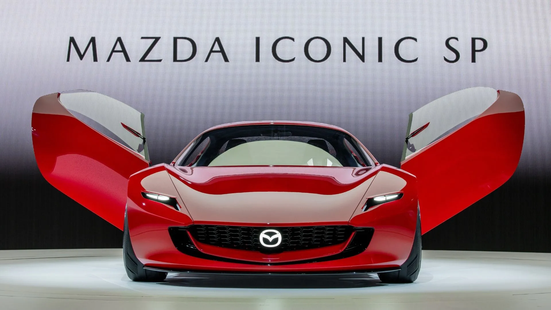Mazda Iconic SP Concept 2023 với thiết kế lấy cảm hứng từ RX-7 và động cơ rotary-hybrid.
