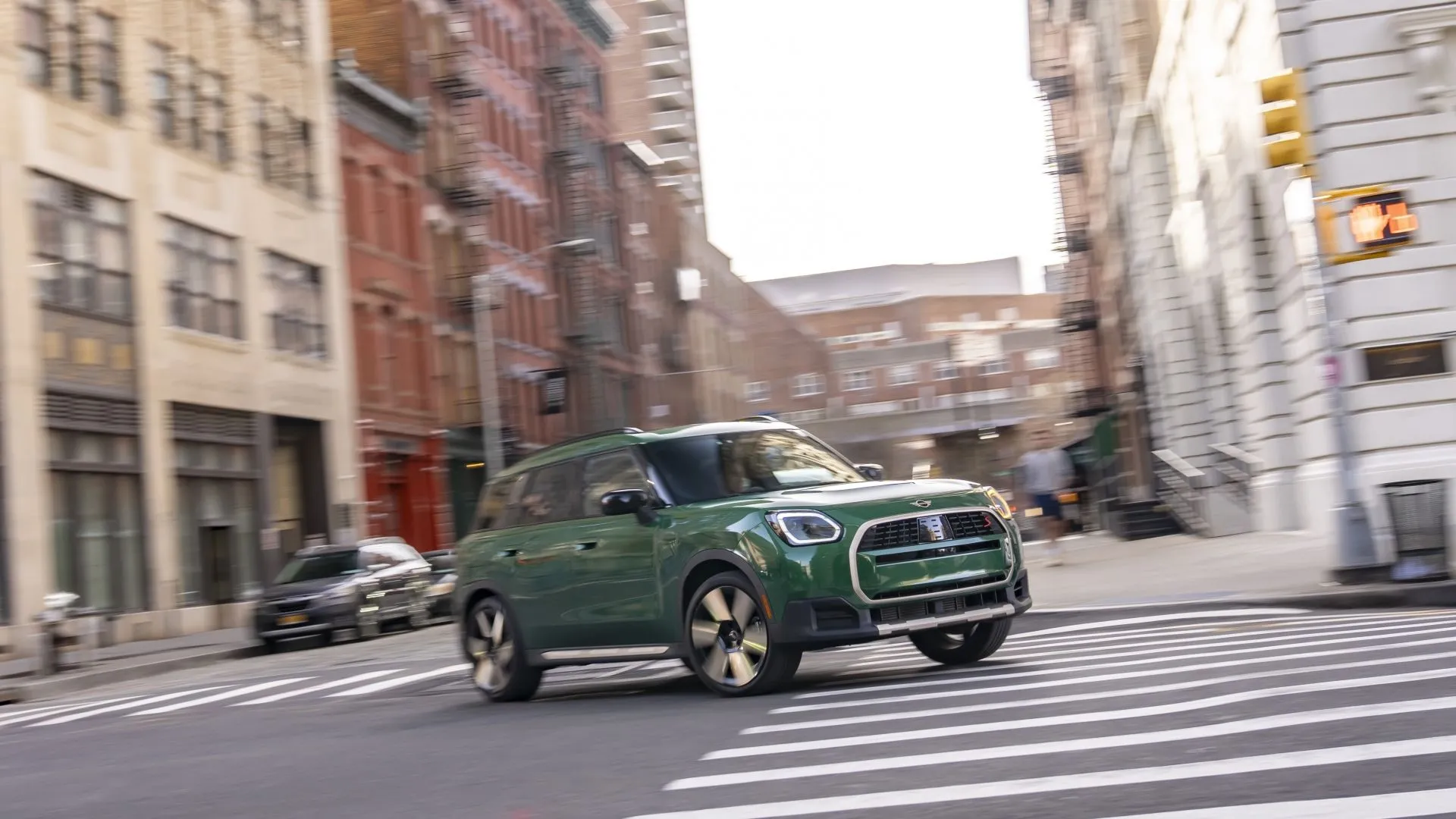 Mini Countryman 2025 với thiết kế năng động, thể hiện sự kết hợp giữa phong cách đặc trưng Mini và hiệu suất BMW.