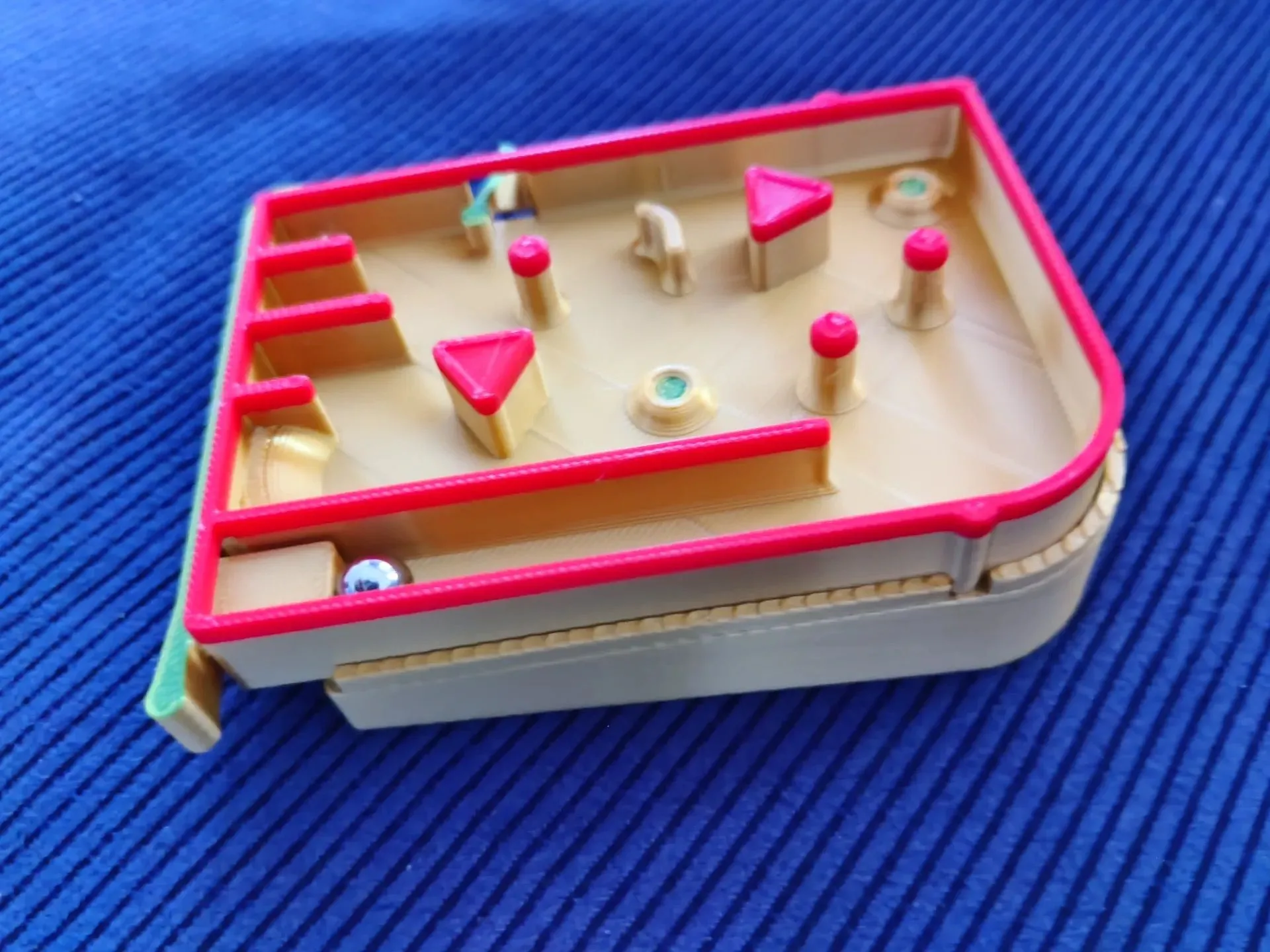 Mô hình máy pinball mini được in 3D, mang lại trải nghiệm giải trí arcade tại nhà cho trẻ