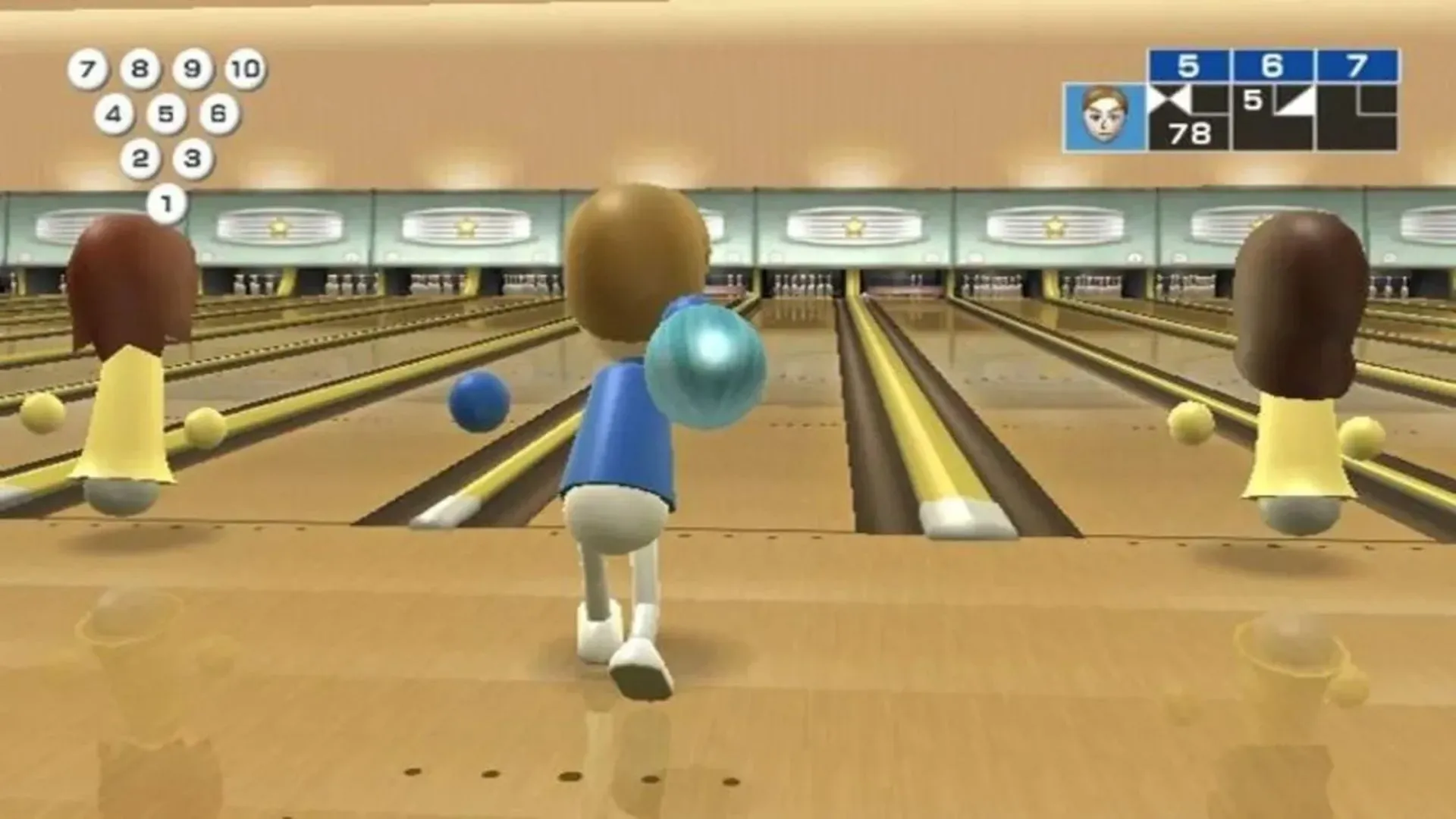 Một ảnh chụp màn hình gameplay bowling trong Wii Sports, minh họa việc sử dụng điều khiển chuyển động