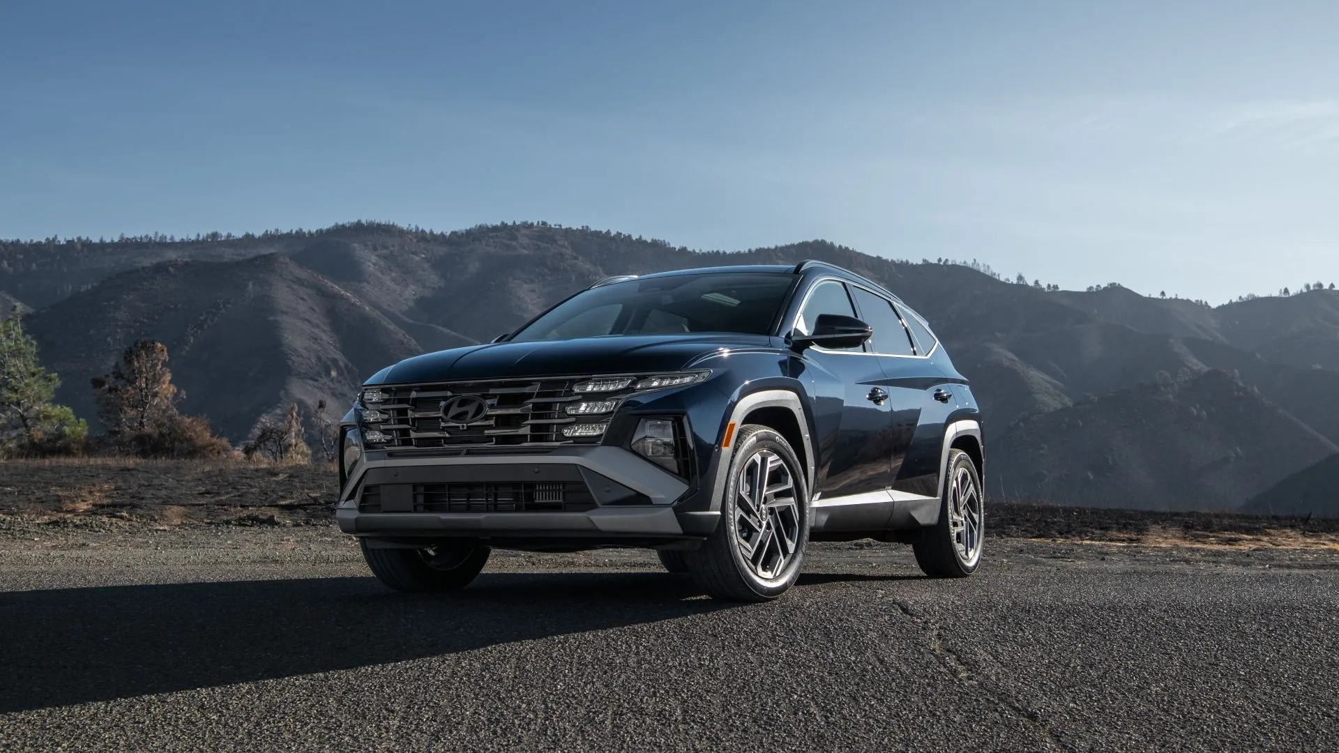 Ngoại thất Hyundai Tucson Hybrid 2025 màu xám