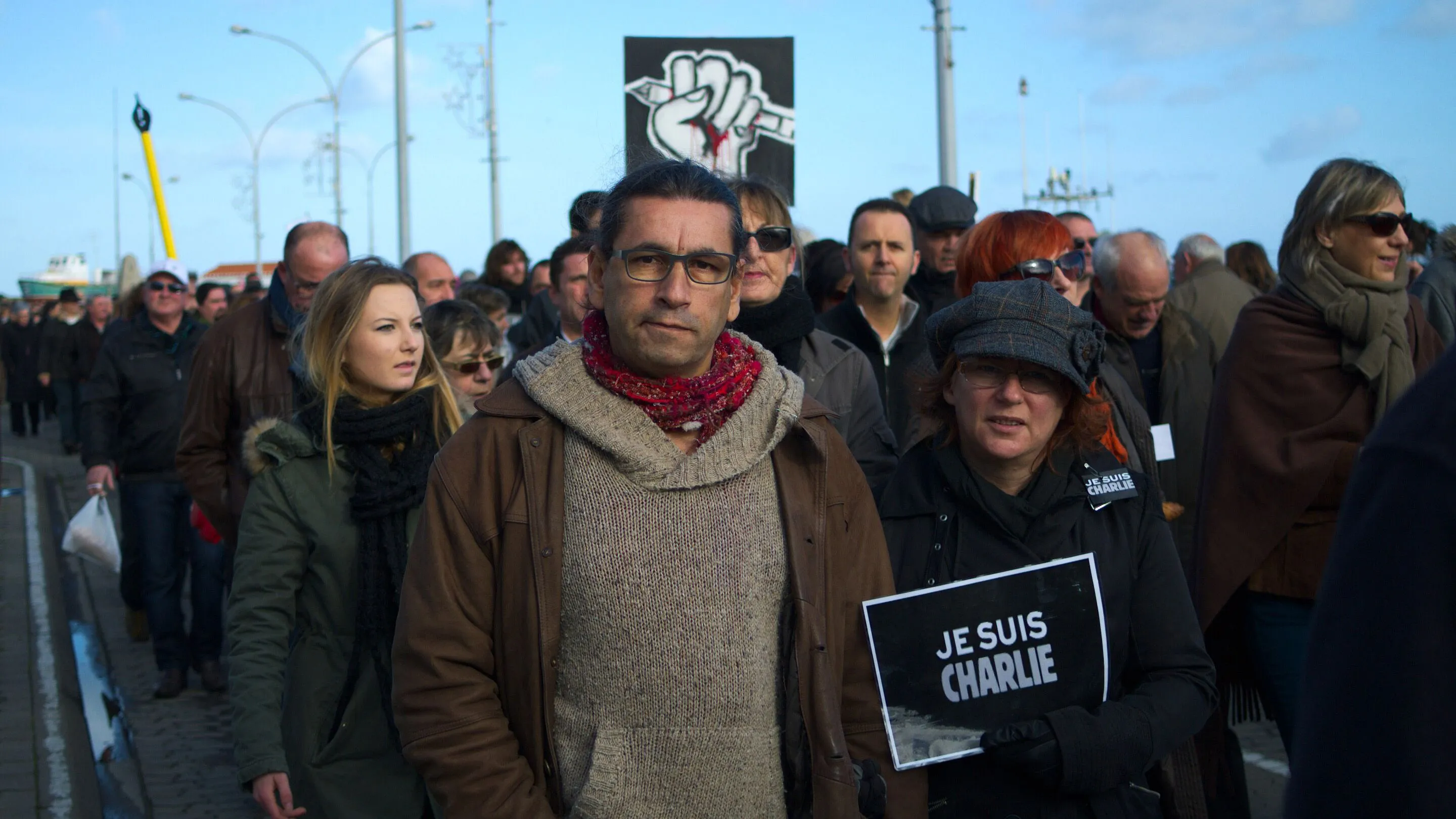 Người dân biểu tình với khẩu hiệu &quot;Je suis Charlie&quot; ủng hộ tự do ngôn luận sau vụ tấn công Charlie Hebdo