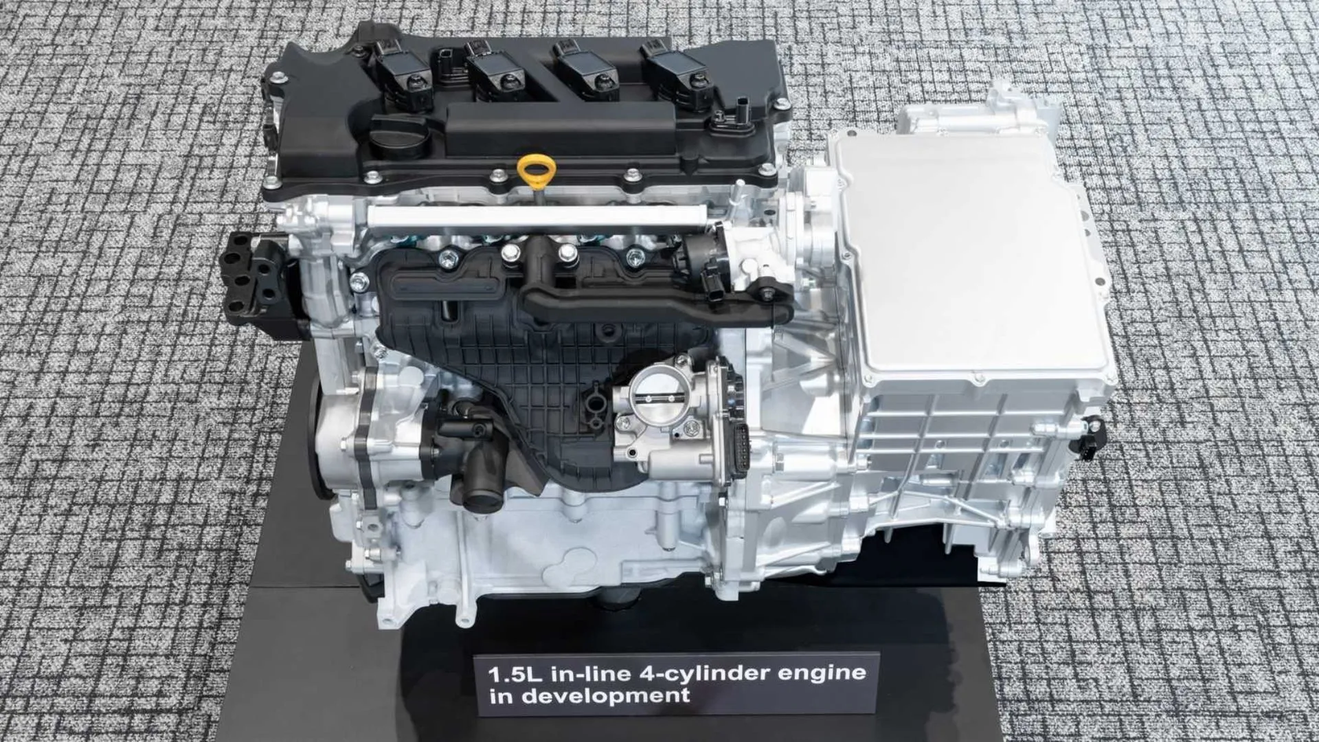 Nguyên mẫu động cơ 4 xi-lanh 1.5L của Toyota đang được phát triển