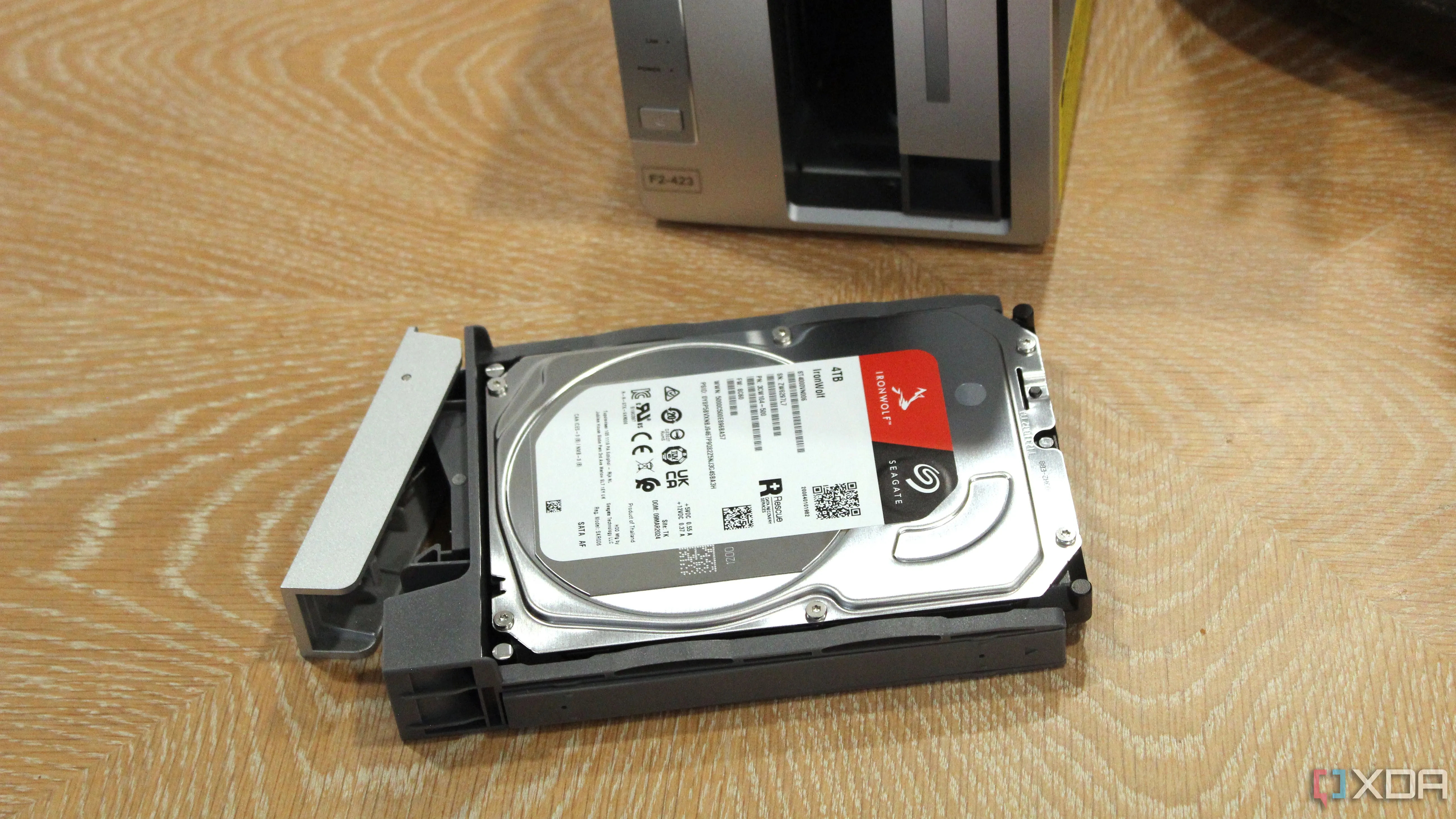 Ổ cứng HDD gắn trong khung TerraMaster, gợi nhắc rủi ro khi bán lại ổ cứng cũ đã được định dạng