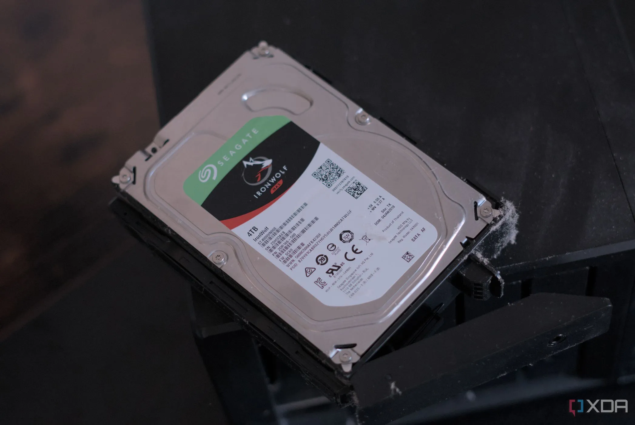 Ổ cứng Seagate IronWolf được lắp đặt trong thiết bị NAS Synology DiskStation