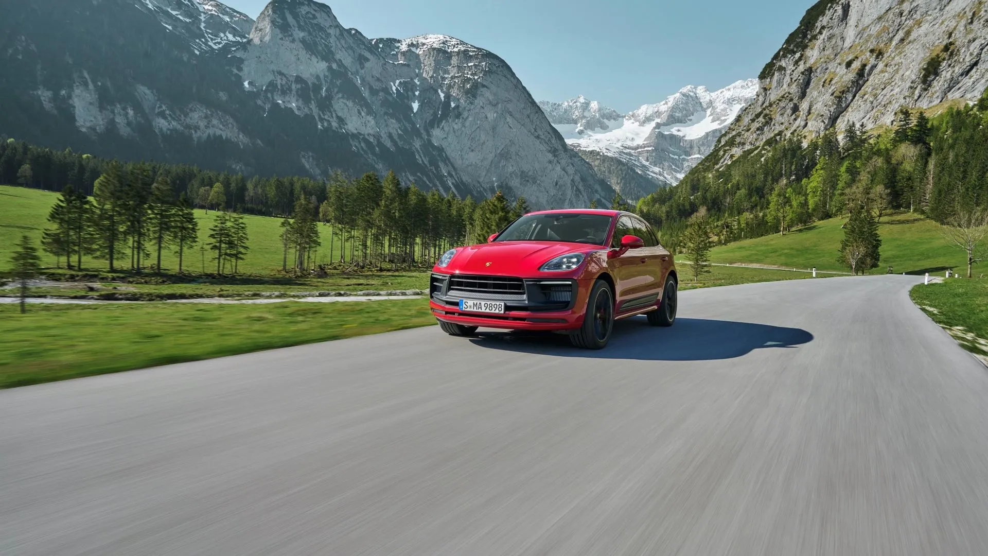 Porsche Macan GTS 2021 màu xanh dương, SUV compact hiệu suất cao