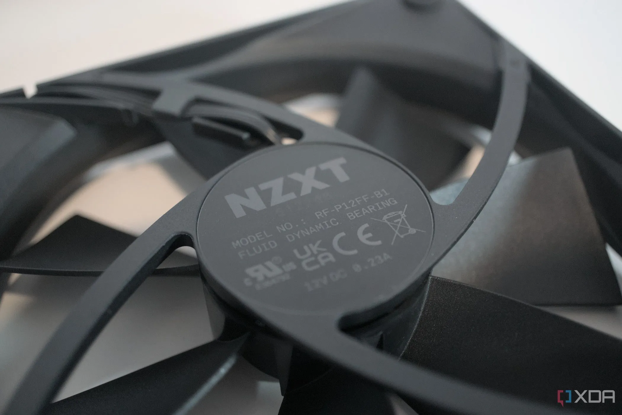 Quạt tản nhiệt NZXT Kraken Elite 360, ví dụ về quạt chất lượng cao cần xem xét khi mua cho PC.