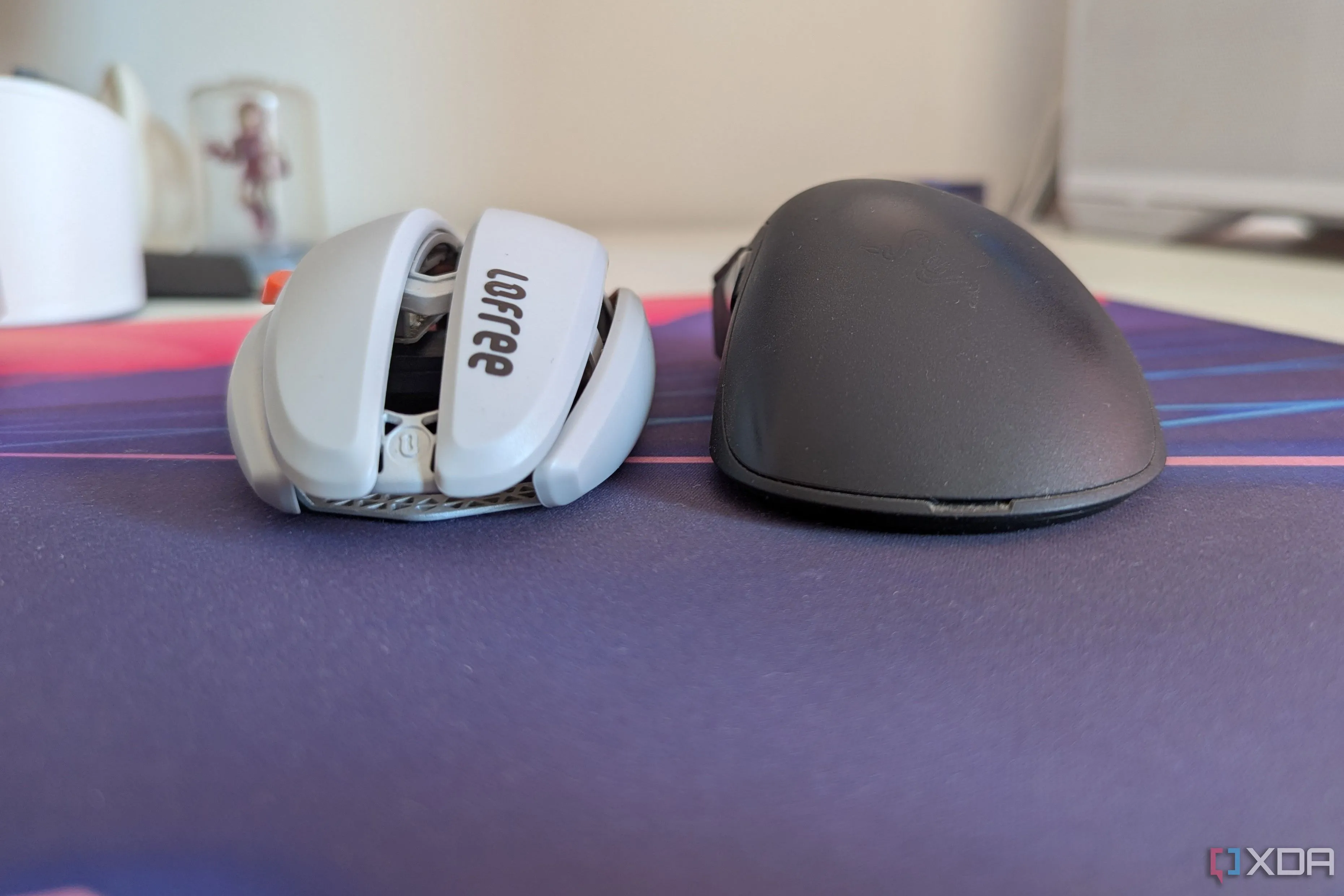 So sánh kích thước chuột gaming Razer DeathAdder V2 X và Lofree Hypace