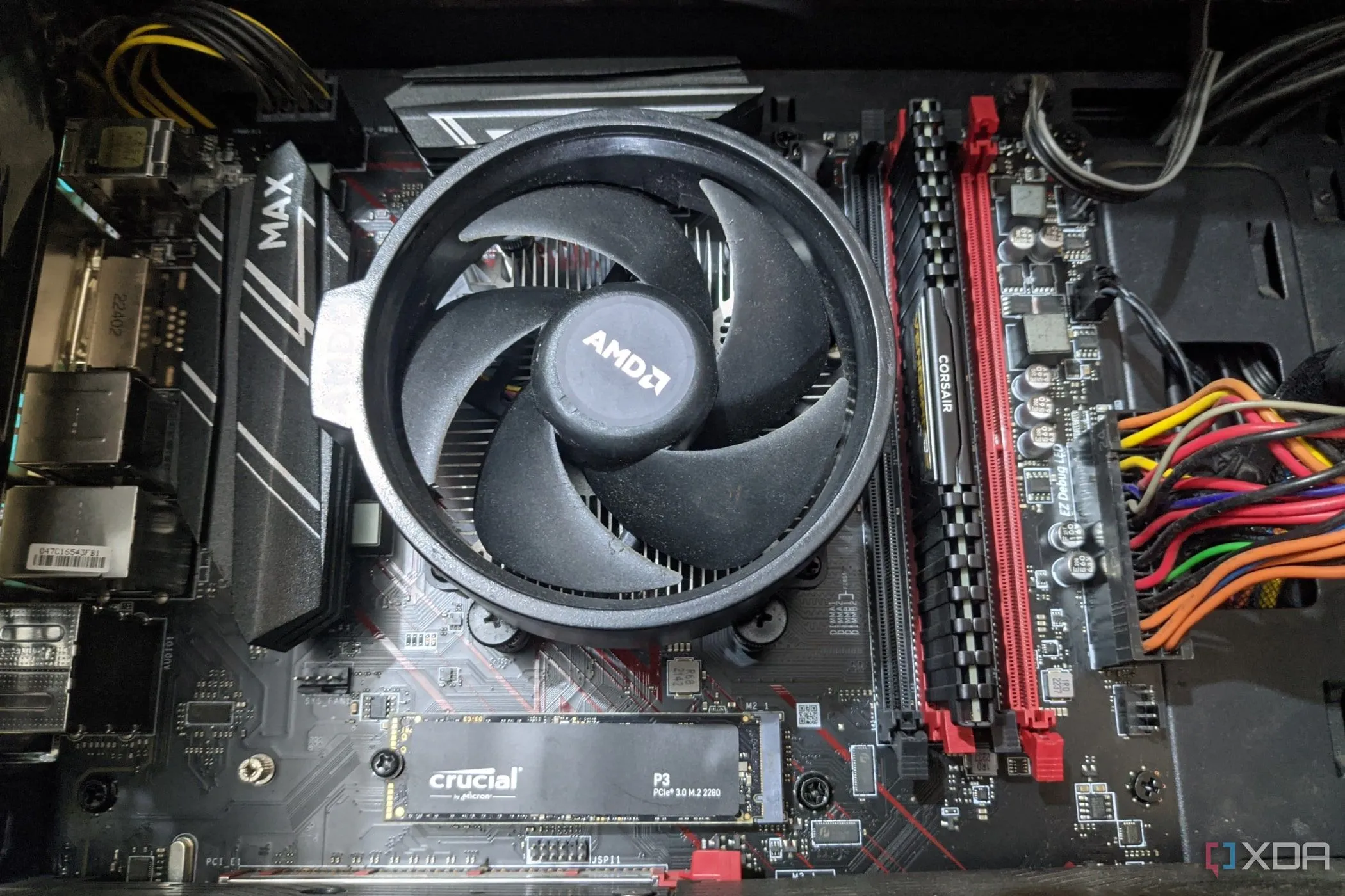 Tản nhiệt CPU AMD Wraith, minh họa khả năng làm mát hiệu quả cho các CPU tầm trung với mức tiêu thụ điện năng thấp
