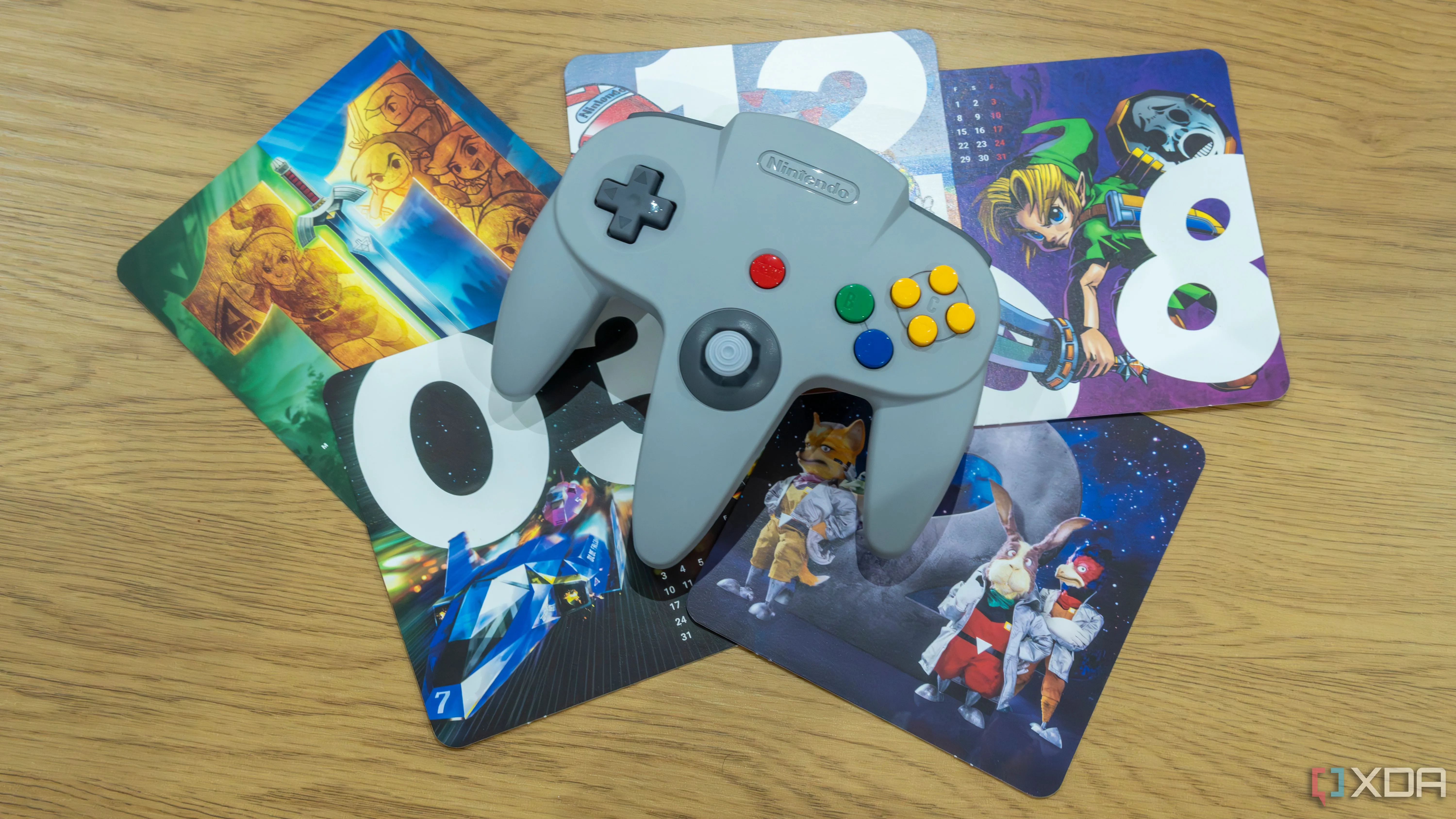 Tay cầm Nintendo 64 và các tựa game kinh điển trên nền máy