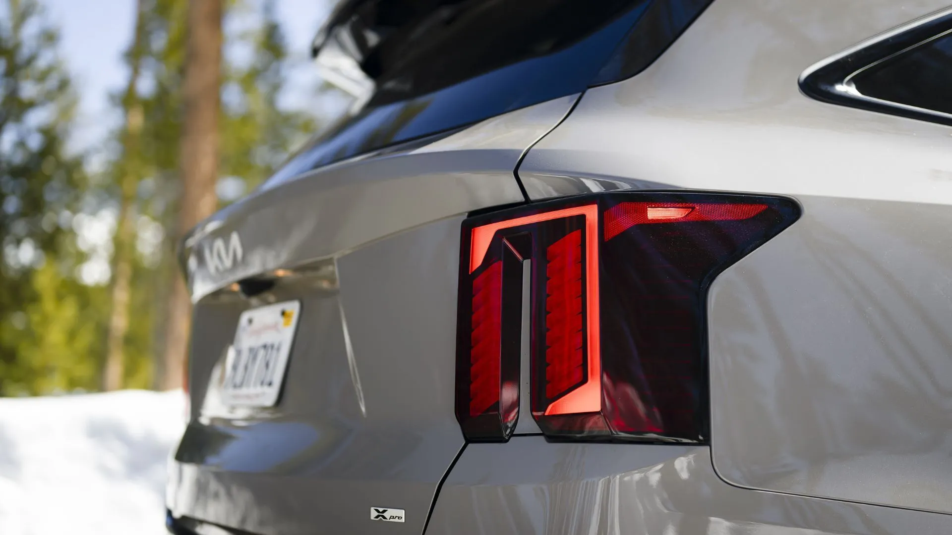 Thiết kế đèn hậu hiện đại và sắc nét của Kia Sorento 2025