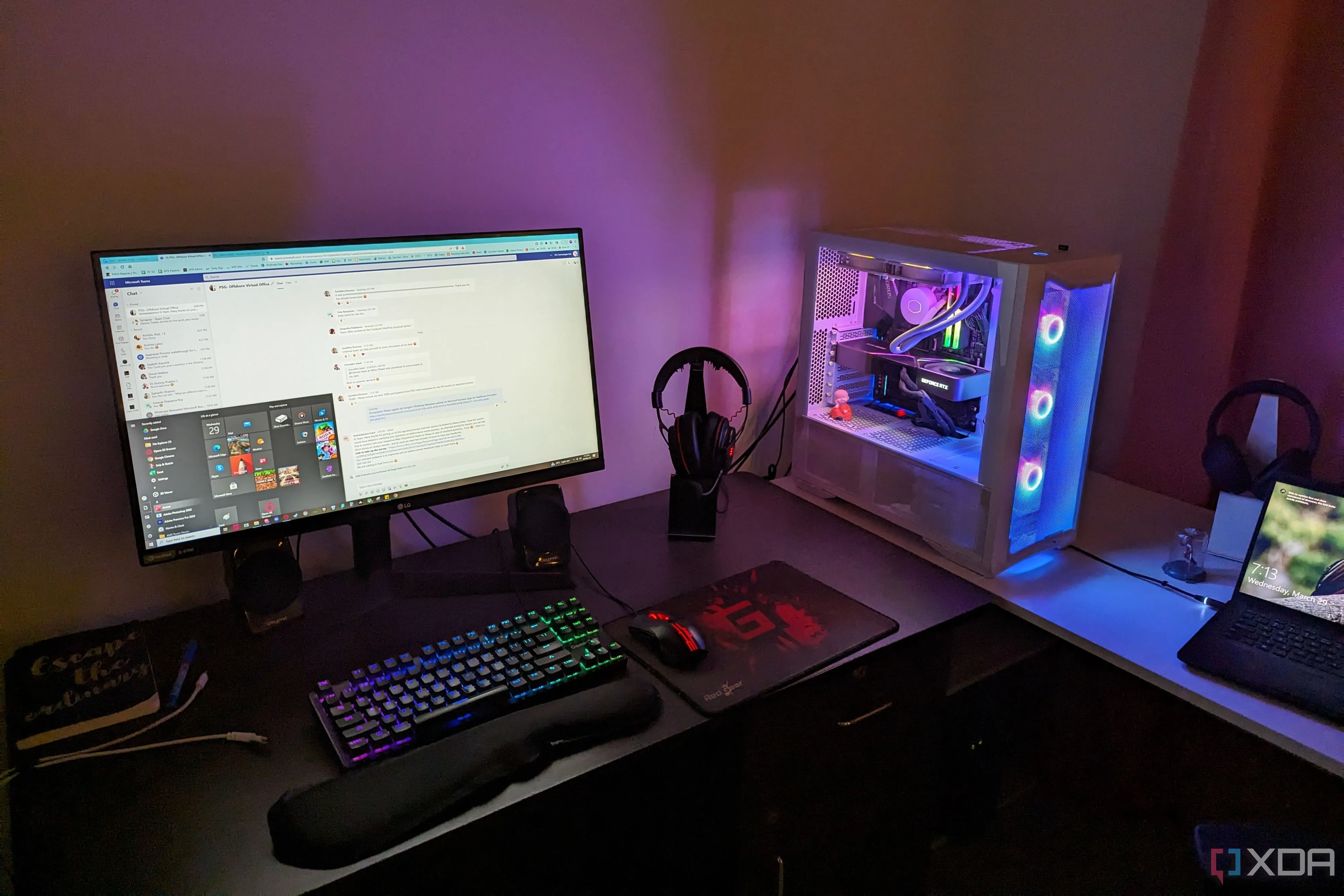 Thiết lập PC gaming với đèn RGB, màn hình và bàn phím