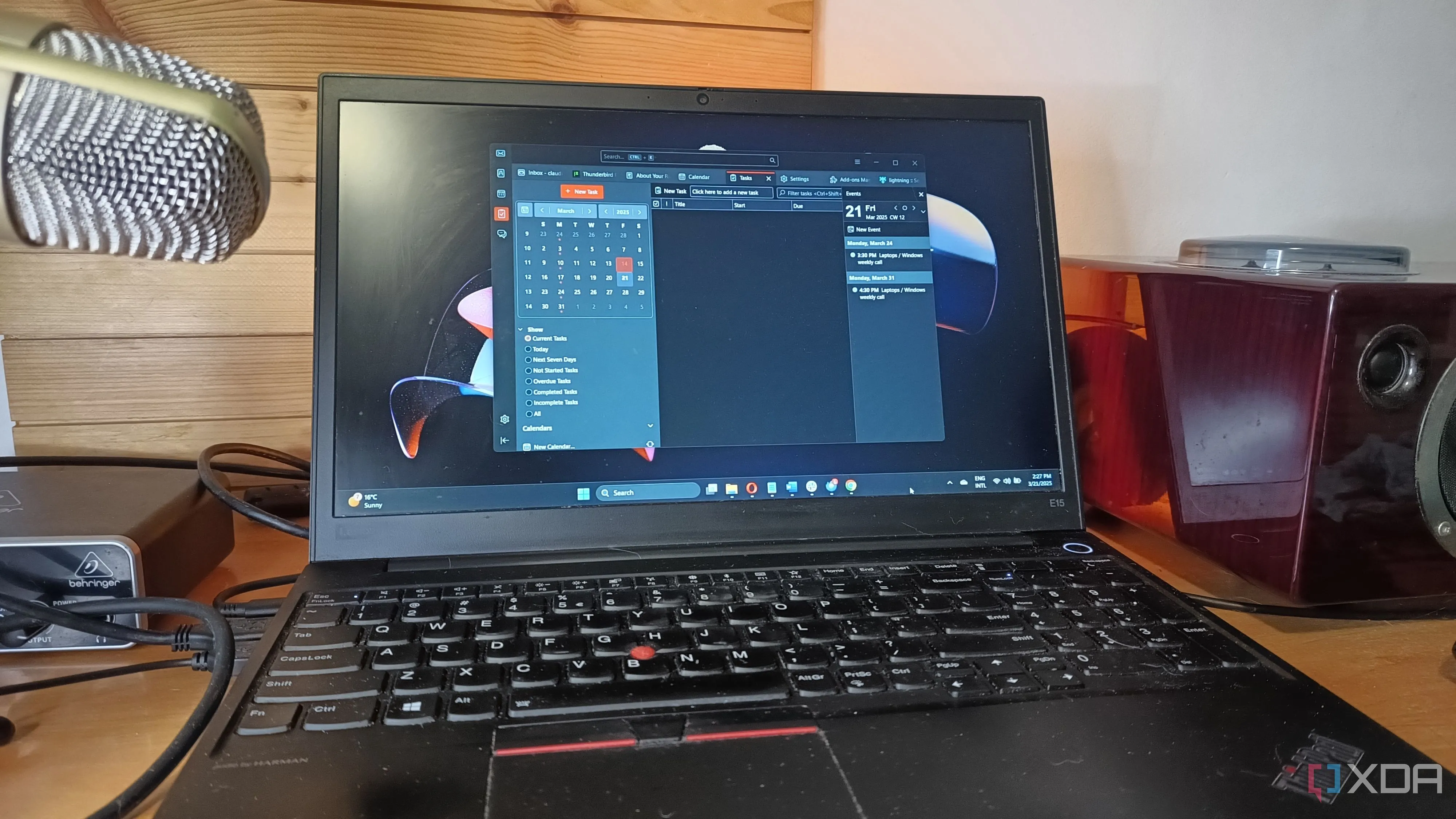 Ứng dụng email Thunderbird chạy trên laptop Windows 11