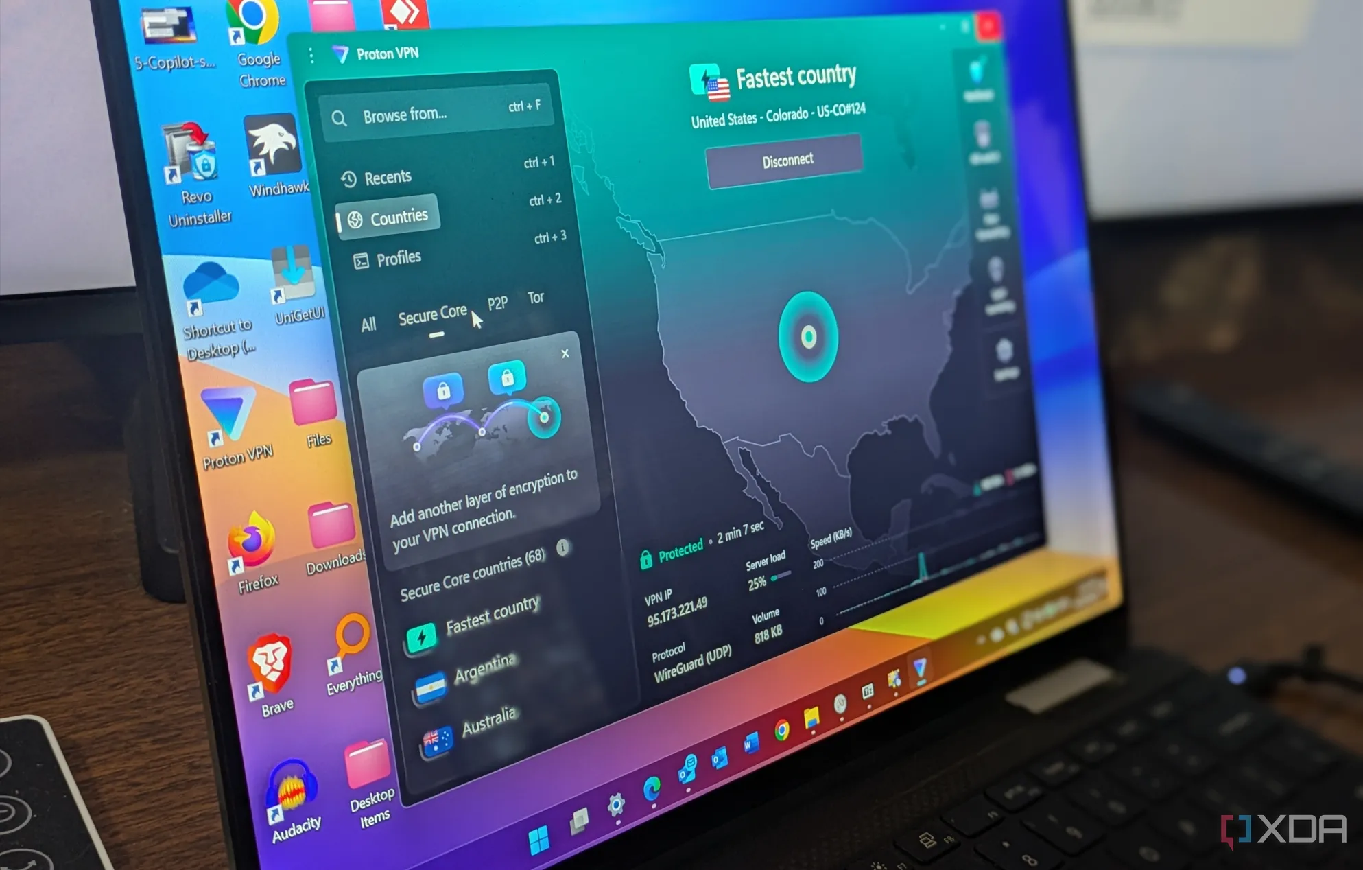 Ứng dụng Proton VPN đang hoạt động trên laptop Windows, bảo vệ quyền riêng tư người dùng.
