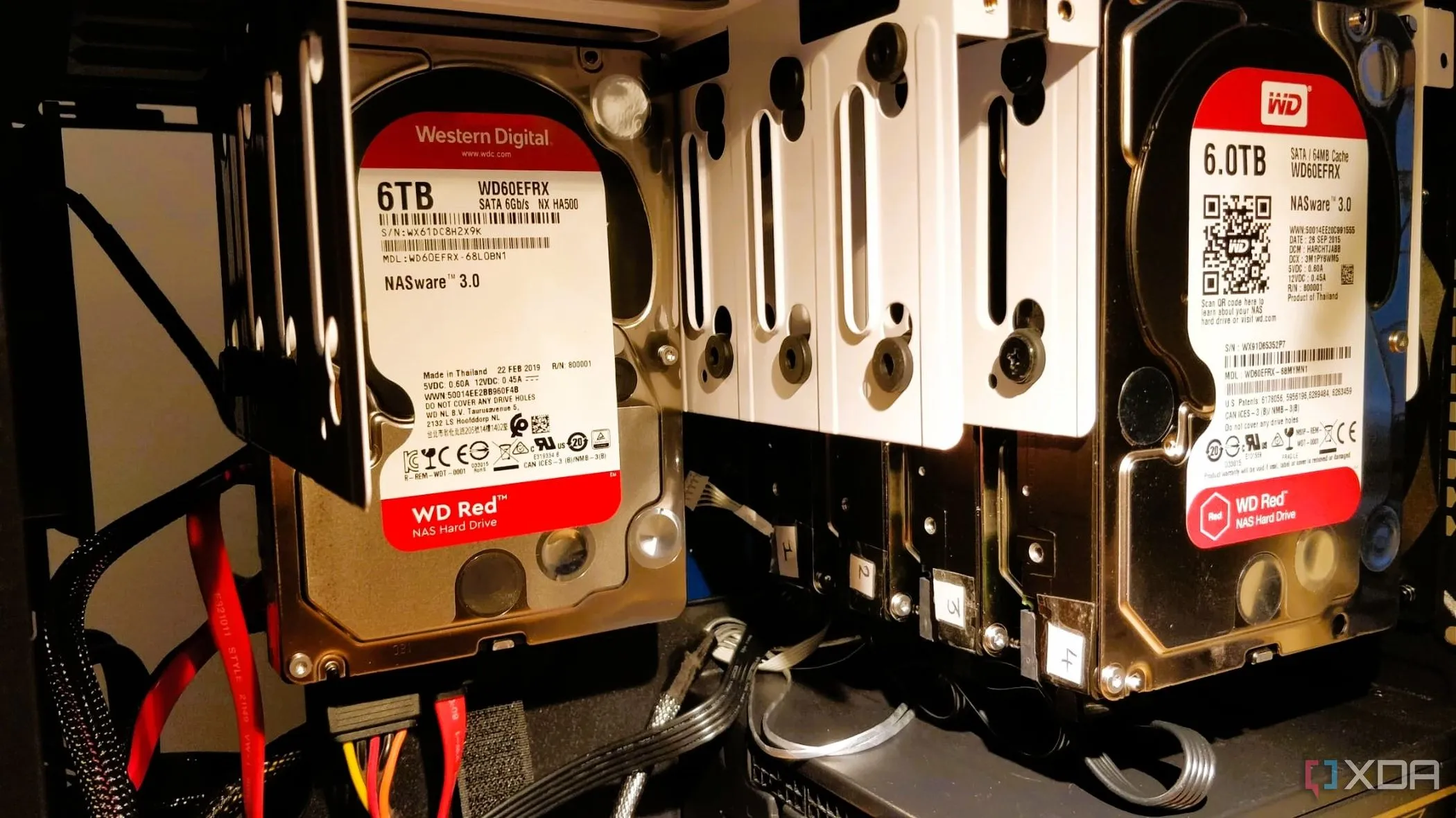 Vỏ caddy đựng nhiều ổ cứng HDD