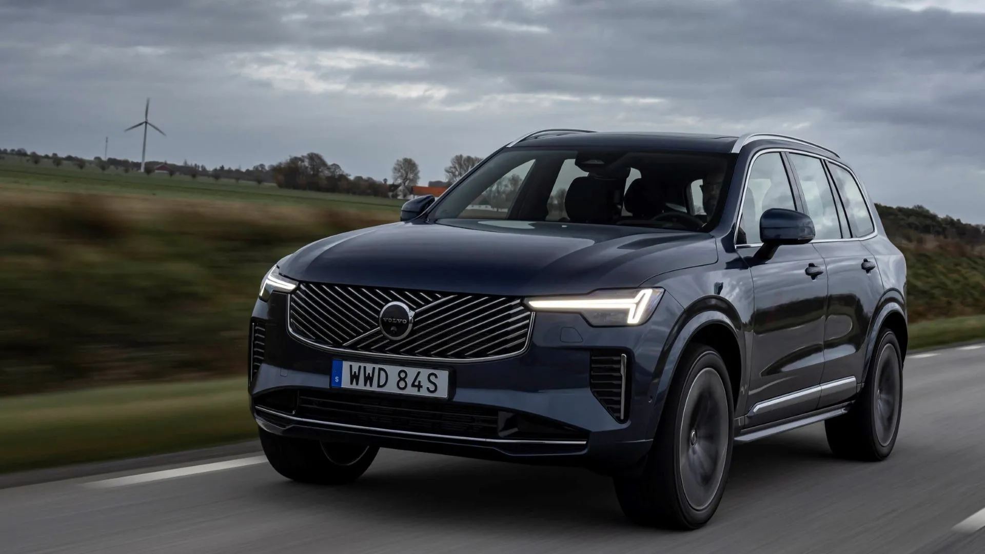 Volvo XC90 Recharge 2025 thể hiện sự an toàn và đẳng cấp